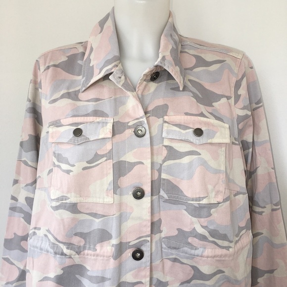 Torrid Camouflage Denim Jacket Size 0. - Picture 3 of 5